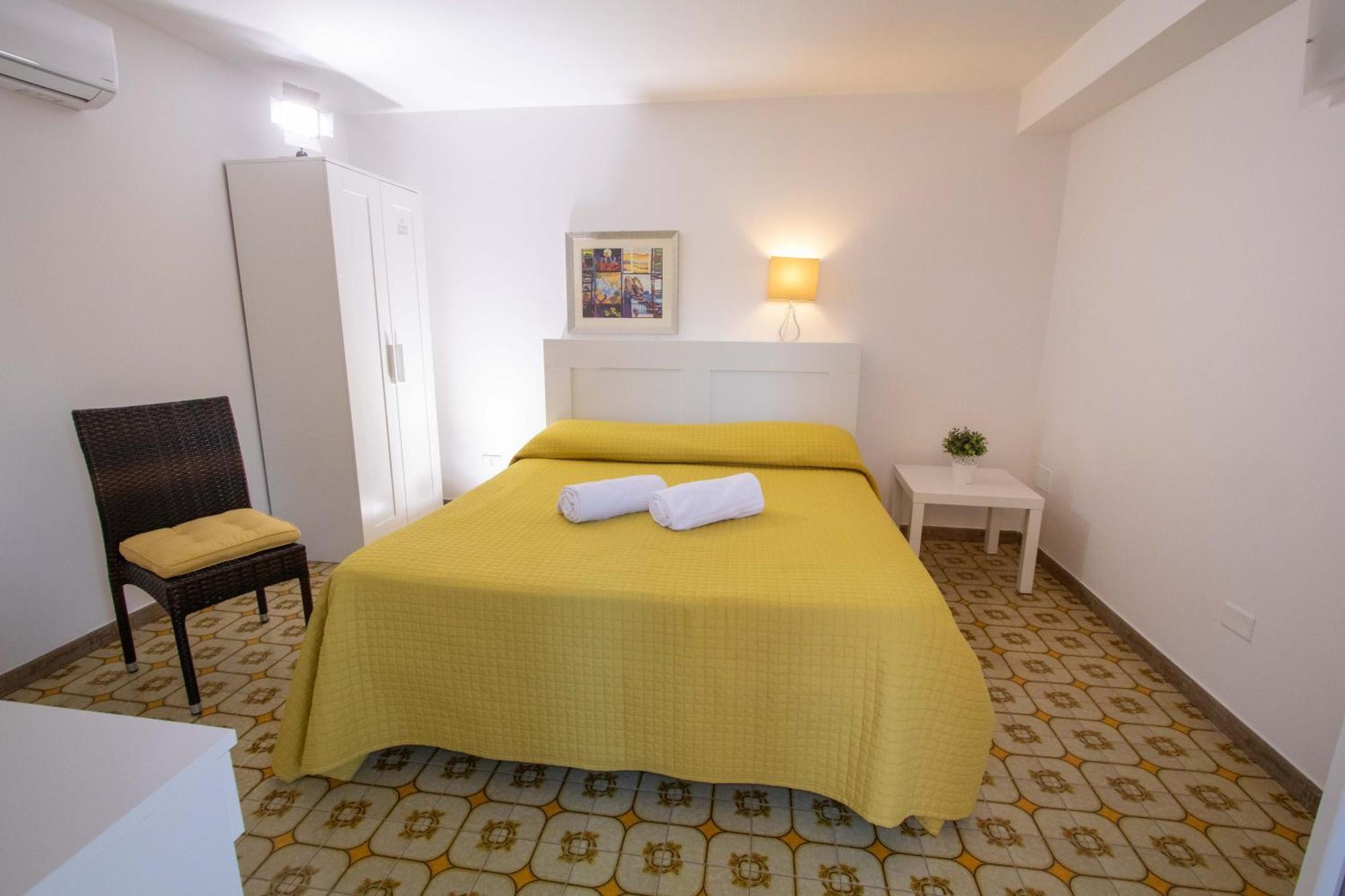 Le Torrette Rooms And Apartments Avola Exteriér fotografie